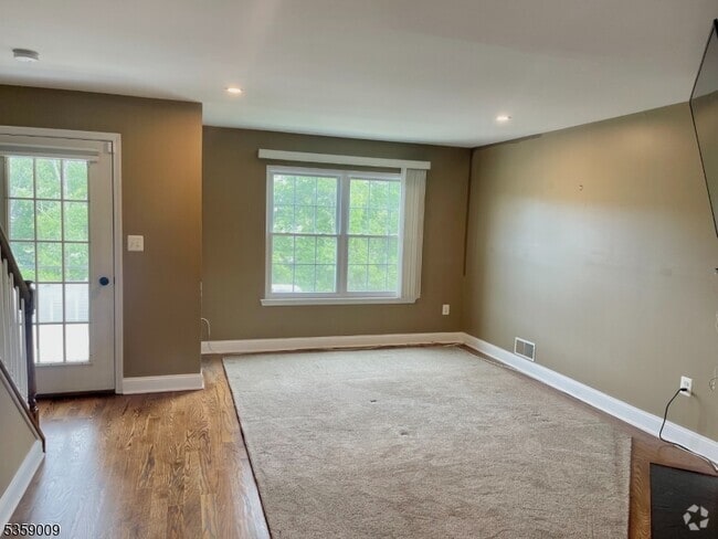 Building Photo - 302 Mercer Ct Rental