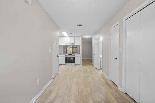 Photo - 205 Marquette St