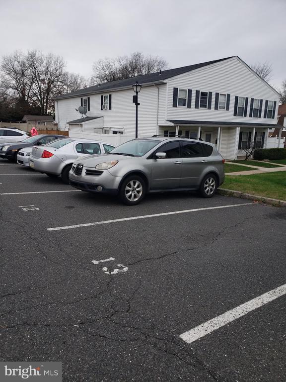 Building Photo - 13 Reliance Ct