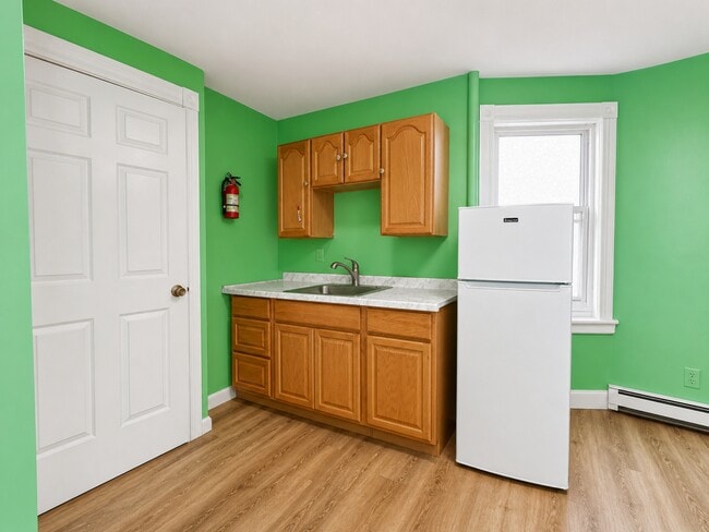 Building Photo - 276 Atlantic St Unit 3