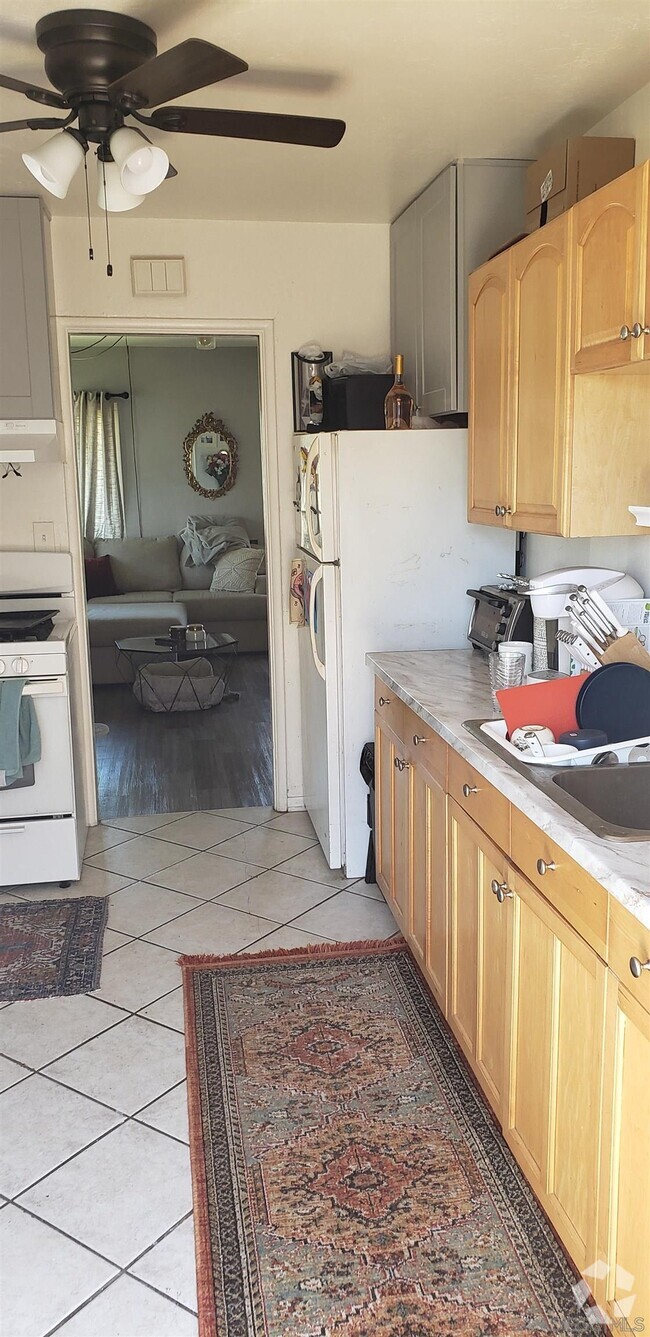 Building Photo - 3039 B St Rental