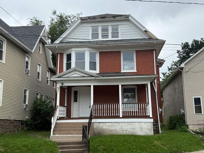 Charming 4-Bedroom Single-Family Home | Se... - Charming 4-Bedroom Single-Family Home | Se...