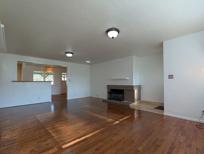Photo - Charming 3 bed/1 bath with large yard and great patio space!