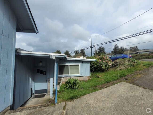 Building Photo - Steps from the Bay! Rental