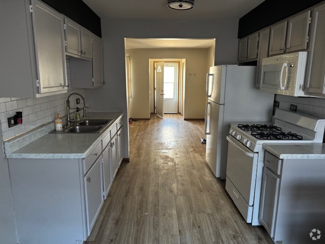 Building Photo - 14428 S Division St Rental