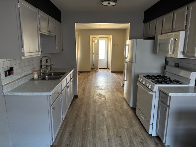 Kitchen/Living Room - 14428 S Division St Apartamentos