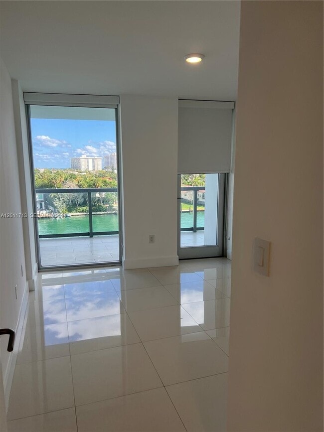 Photo - 9261 E Bay Harbor Dr Unit 302