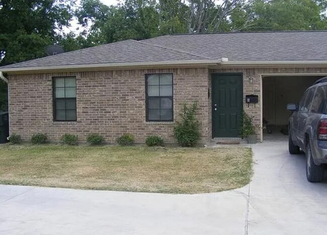 Building Photo - Willis C