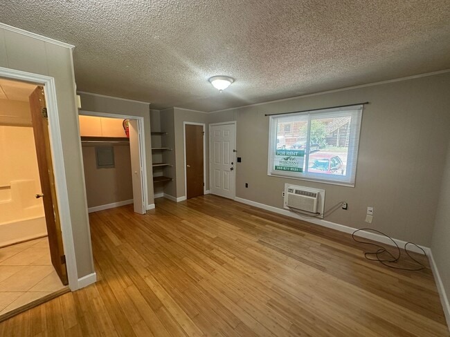 Building Photo - Studio Apartment For Rent Unit 01