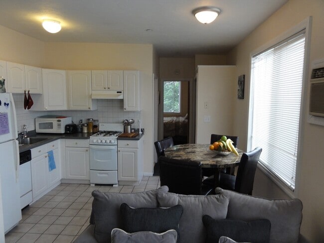 Photo - 126-128 Vernal St Unit 3