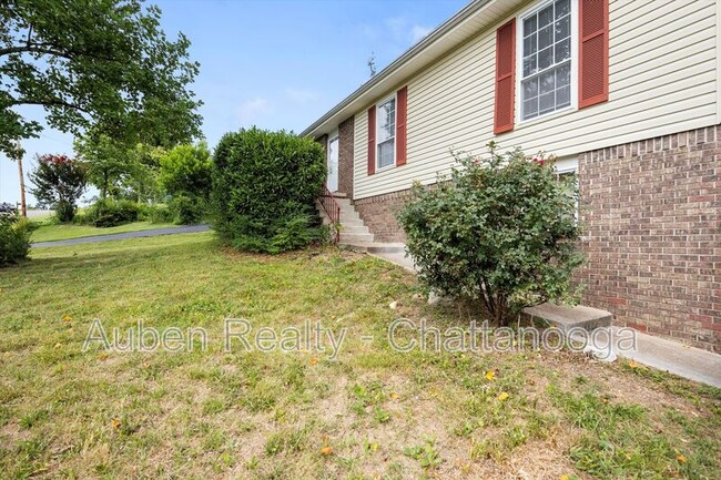 4015 Shady Oak Dr
