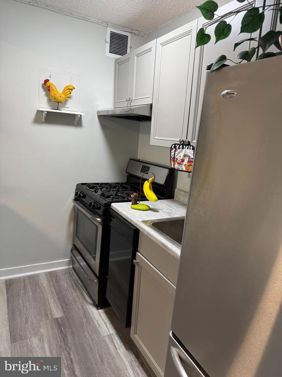 Building Photo - 2500 N Van Dorn St Unit 1409