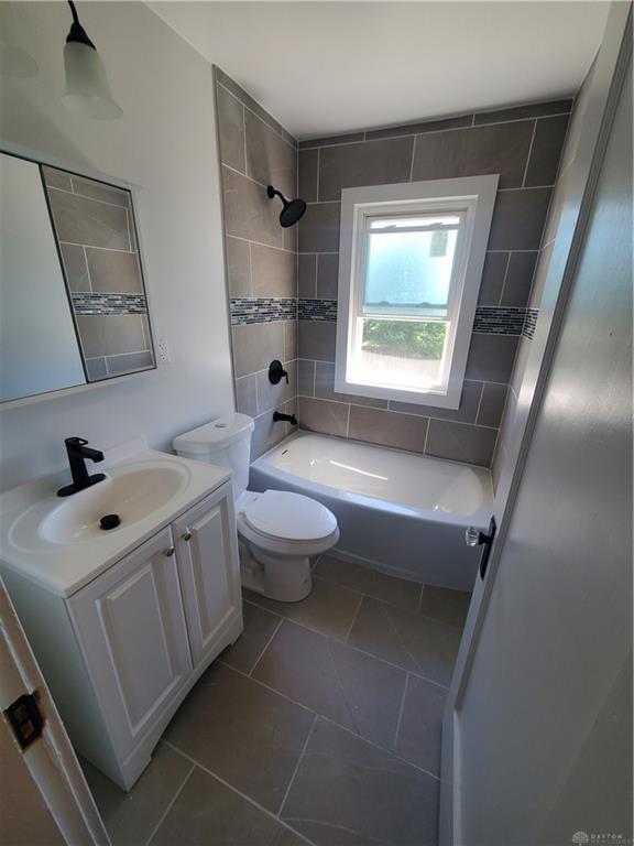 Photo - 14 Maylan Dr Unit 2