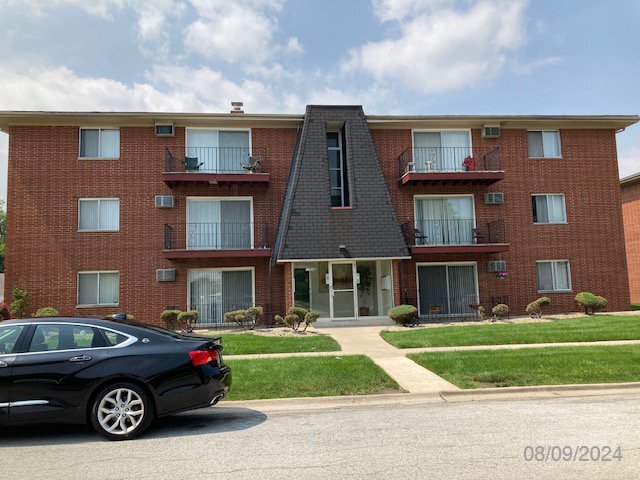 Building Photo - 17640 Rosewood Dr