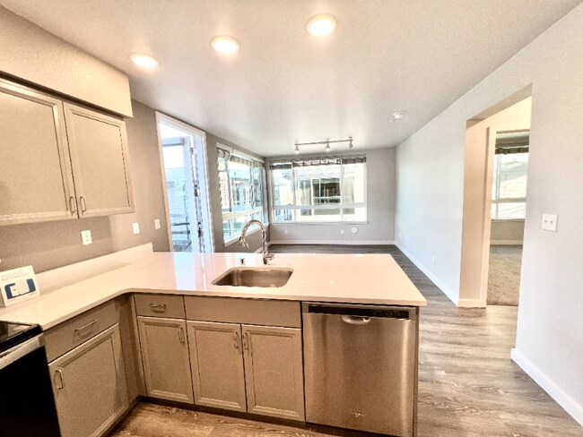 Photo - 2330 Yakima Ct Unidad A304