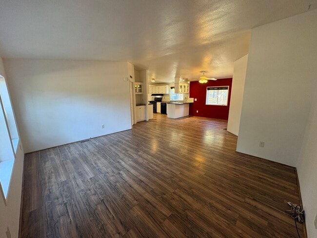 Photo - CHECK OUT THIS SPACIOUS SINGLE FAMILY HOME IN DESCHUTES RIVER WOODS ON 0.96 ACRES!