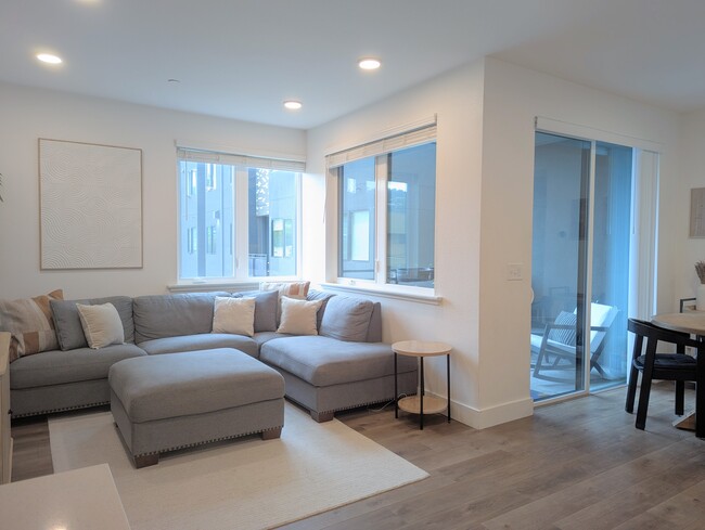 Living space - 10300 San Pablo Ave Unit 202