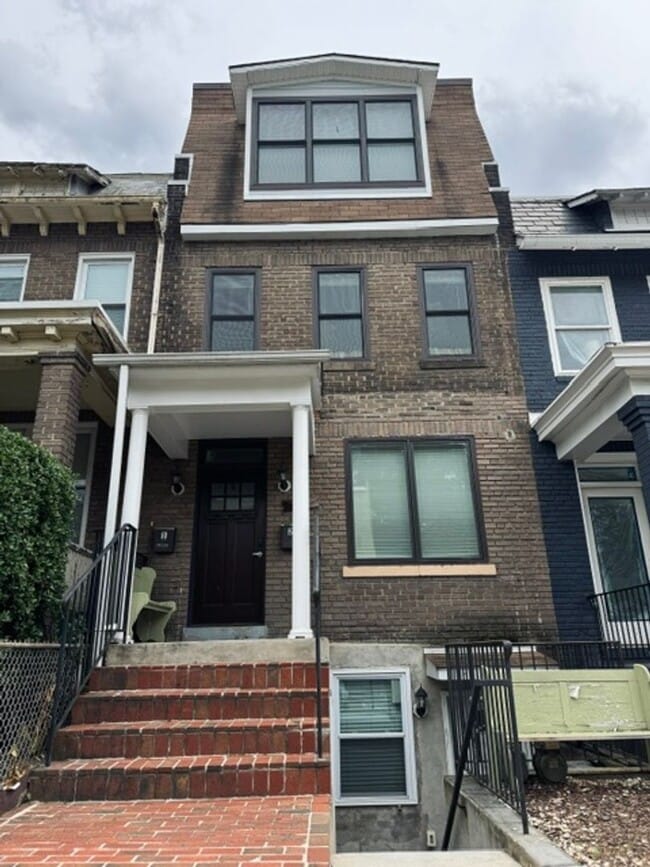 Building Photo - 37 T St NE Unit #1