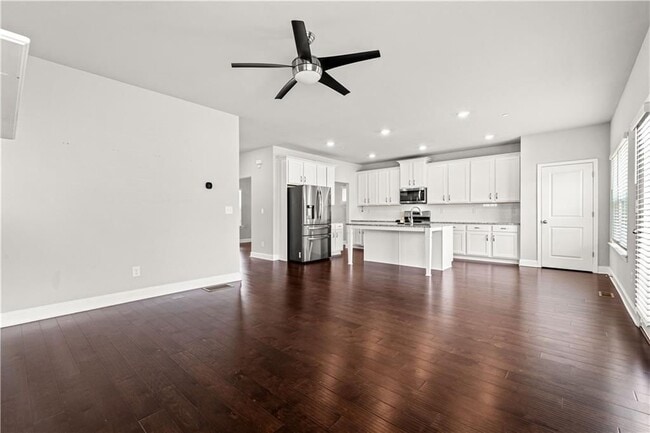 Photo - 156 Adams Cir