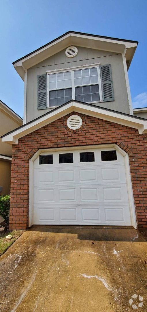 Building Photo - Dunwoody Townhomes