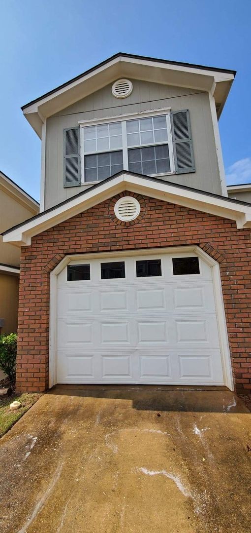 Dunwoody Townhomes - Dunwoody Townhomes