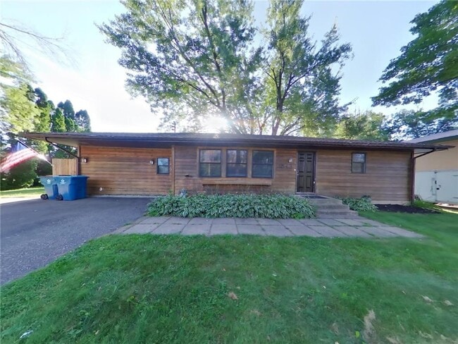 Building Photo - 1543 8th St SE Rental