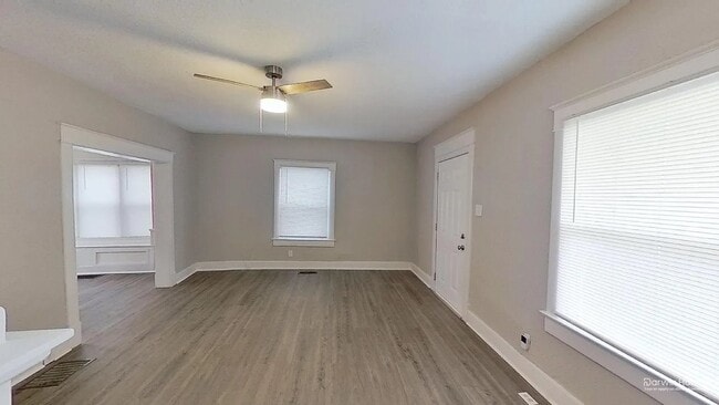 Photo - 215 N 23rd St