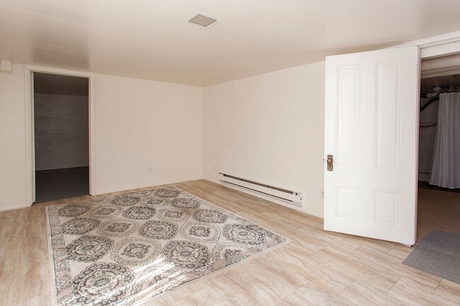 Photo - MOVE IN SPECIAL!!