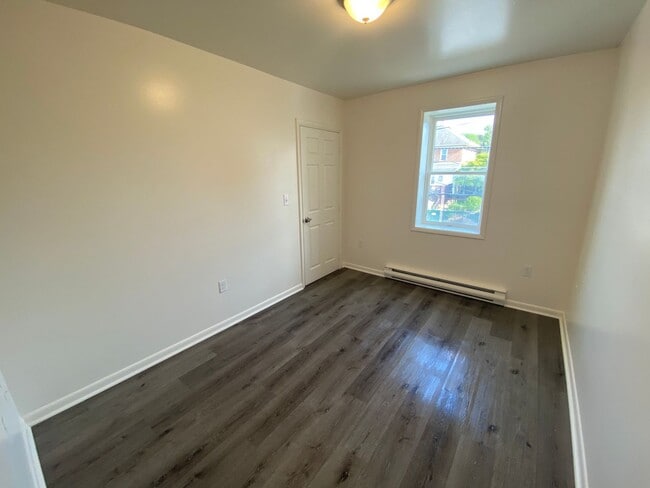Photo - Milton -840 Unit 840-Rear W Milton