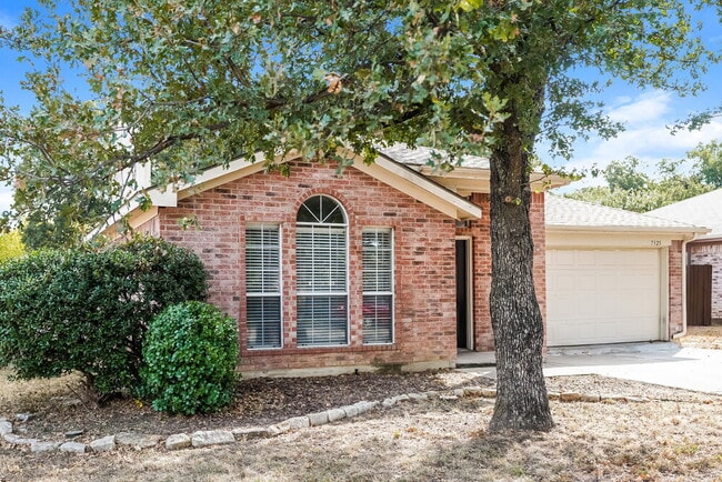 Photo - 7325 Meadows Dr N