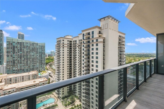 Photo - 55 SW 9th St Unidad 2805