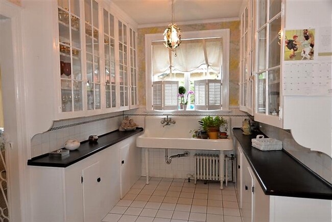 Photo - 281 S River St LL