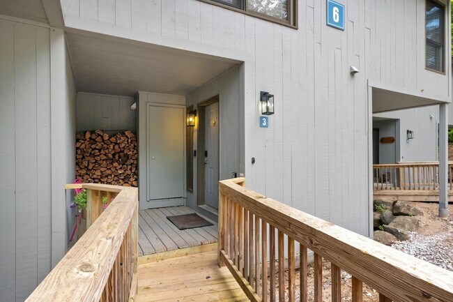 6 Ridge Rd