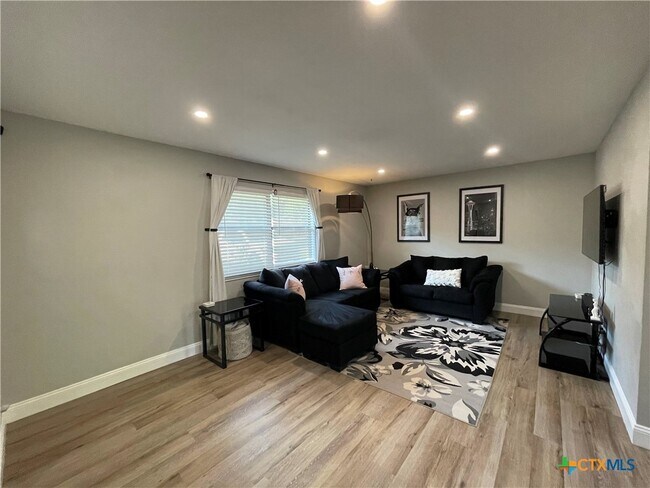 Photo - 127 Sioux Cir