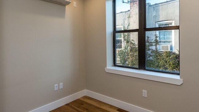 595 Myrtle Ave Unit 4a