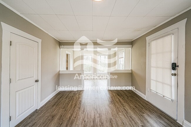 Photo - 917 School Terrace