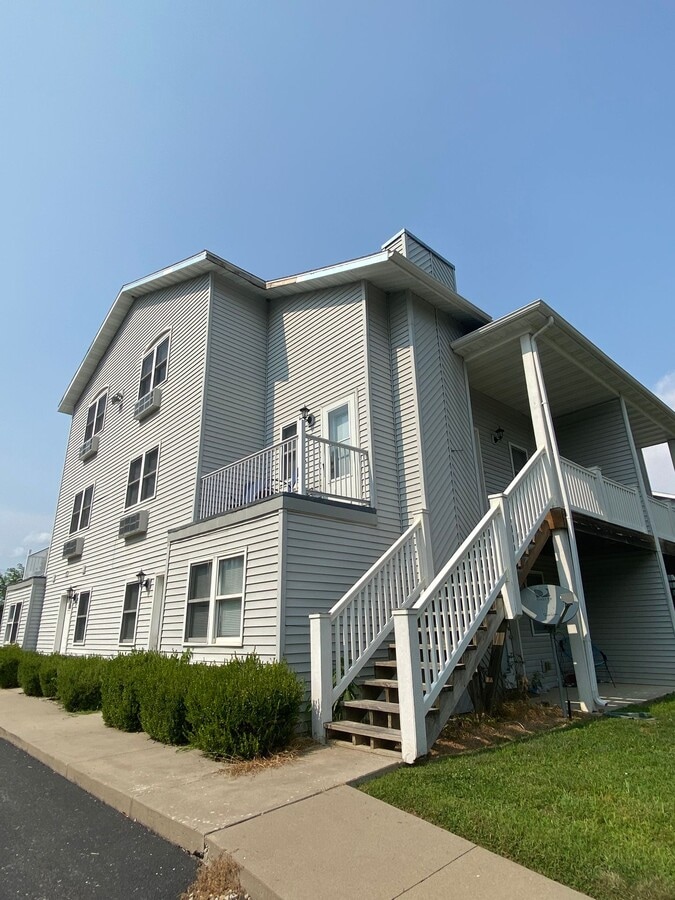 Photo - 1 Bedroom 1 Bath Apartment in Fayette! Unit 318 E Davis St B