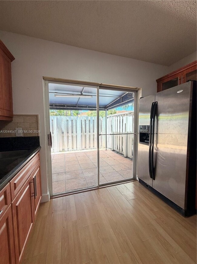 Building Photo - 7000 NW 173rd Dr Unit 1805