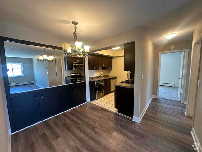 Building Photo - 2260 N Summit Ave Unit 305 Rental