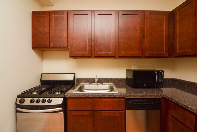 Photo - 823 W Diversey Pky Unidad J06W