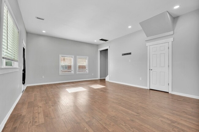 Photo - 1518 Howard St Unit 1