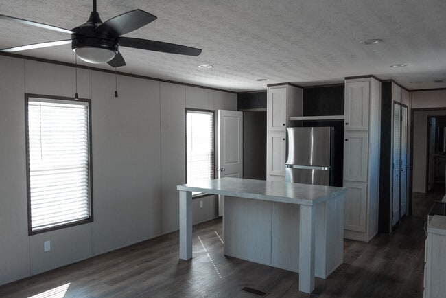 Photo - 133 Ponderosa Way