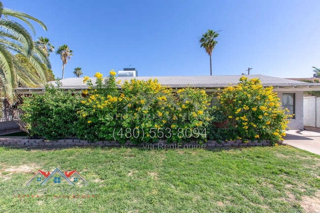 8119 E Amelia Ave