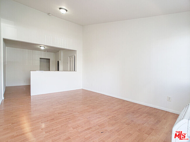 Building Photo - 3290 San Marino St Rental