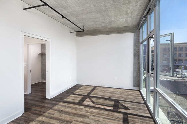Vela Apartment Homes