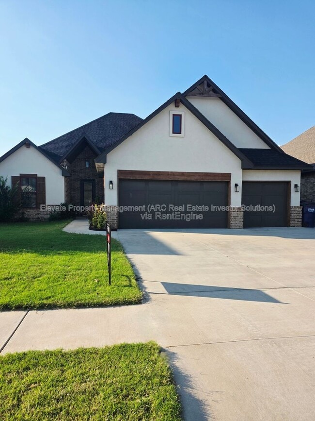 Building Photo - 536 E Barajas Terrace