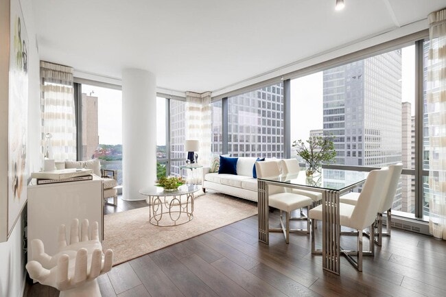 Building Photo - Central Place Rental