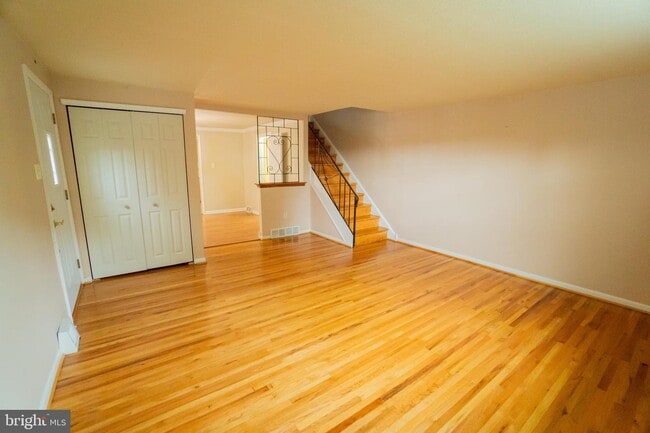 Photo - 129 Ridgefield Rd