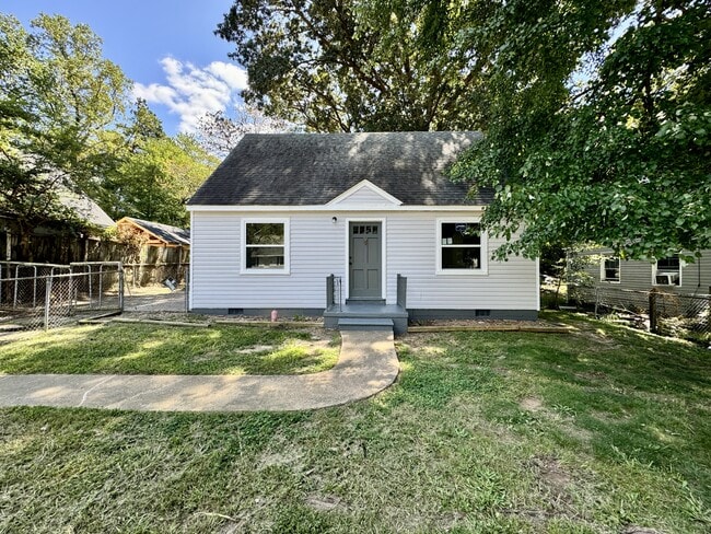 Building Photo - 1020 Nancy Ln SE