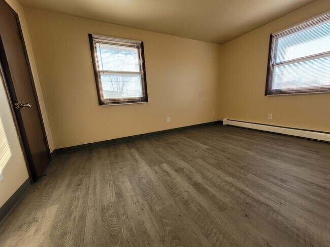 Photo - 523 Spinnaker Ln